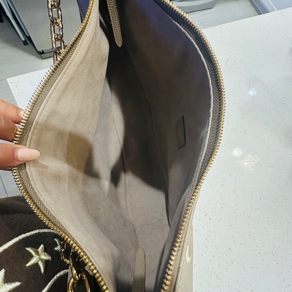 Louis Vuitton Leather Hobo Loop Bag - Picture 4 of 9